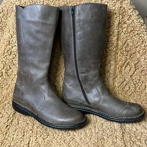 BORN distressed leather zip up boots.  Women’s 11